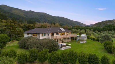 /international/nz/1276-coast-road-wainuiomata-wellington-380119830944/