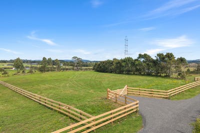 /international/nz/197-nixon-road-taupaki-auckland-380119836970/