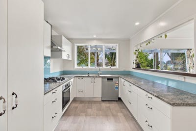/international/nz/19-carey-street-waitara-taranaki-380119940444/