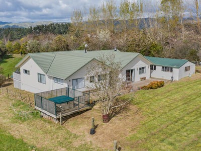 /international/nz/16-twin-peaks-grove-levin-manawatu-whanganui-380120025139/