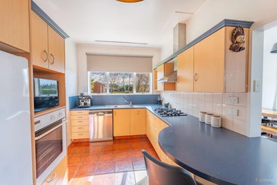 /international/nz/60-timaru-road-waimate-canterbury-380119881303/