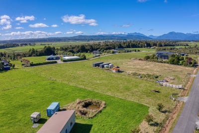 /international/nz/20-mehrtens-road-hokitika-west-coast-380119861862/