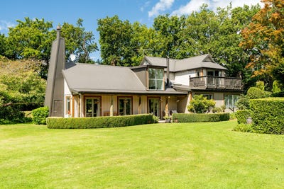 /international/nz/320-gladstone-road-south-east-taieri-otago-380119862003/