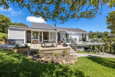 /international/nz/76-hill-road-palm-beach-auckland-380119856758/