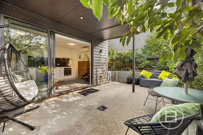 /international/nz/1-14-fryer-street-queenstown-central-central-otago-lakes-district-380119870675/