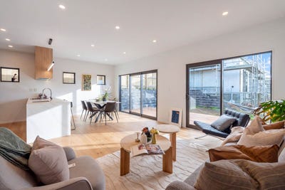 /international/nz/42-rockpool-road-orewa-auckland-380119940596/