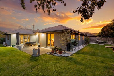 /international/nz/30-de-castro-drive-blenheim-central-marlborough-380120035945/