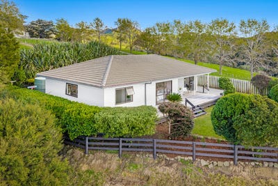 /international/nz/215-wayby-station-road-wellsford-auckland-380119840404/