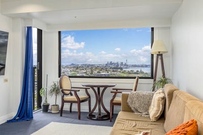 /international/nz/takapuna-auckland-380120076929/