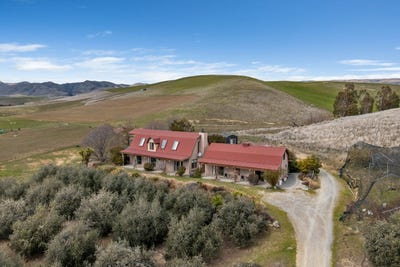 /international/nz/60-thomson-gorge-road-tarras-central-otago-lakes-district-380119849742/