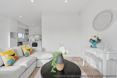 /international/nz/7-63-gloria-avenue-te-atatu-peninsula-auckland-380119941105/
