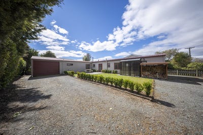 /international/nz/13-view-street-manapouri-southland-380120077878/