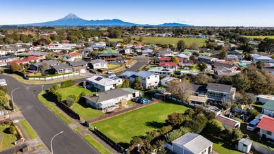 /international/nz/5-pleiades-street-waitara-taranaki-380119804713/