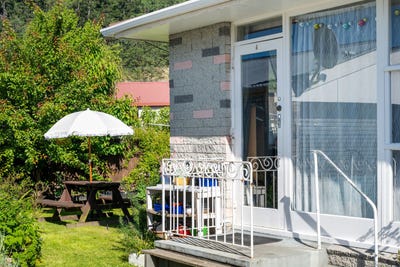 /international/nz/46d-york-street-picton-marlborough-380119844393/