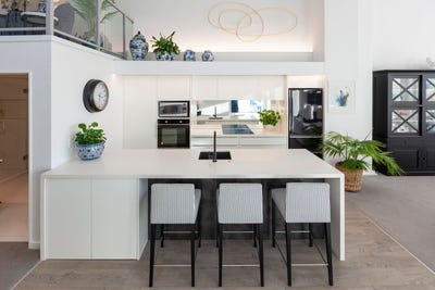 /international/nz/107-thorndon-quay-thorndon-wellington-380119872074/