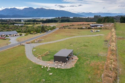 /international/nz/10-black-lane-te-anau-southland-380119862790/