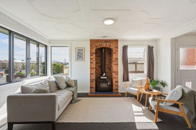 /international/nz/73-mcdonald-street-mosgiel-otago-380119882957/
