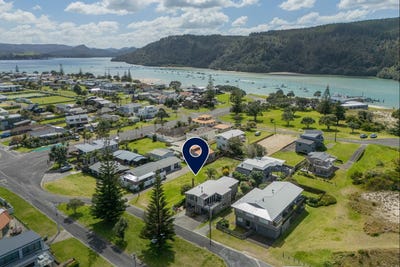 /international/nz/102-barrowclough-road-whangamata-coromandel-380119817887/