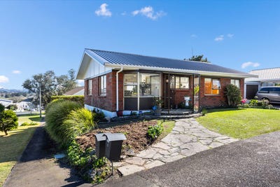 /international/nz/1-7-gerald-stokes-avenue-helensville-auckland-380119824062/