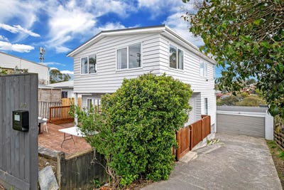 /international/nz/640-beach-road-browns-bay-auckland-380119963592/