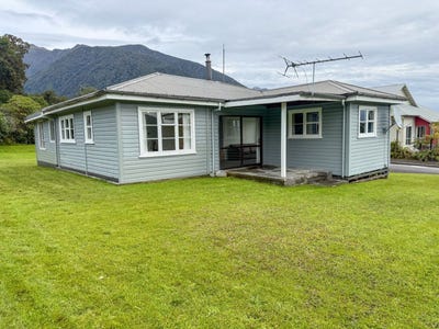 /international/nz/13-main-road-fox-glacier-west-coast-380119854900/