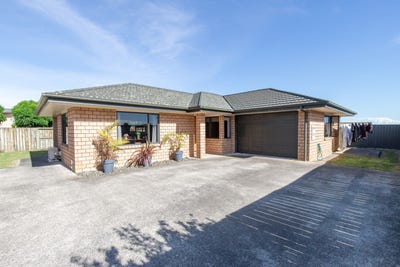 /international/nz/19a-benner-drive-ngatea-waikato-380119963684/