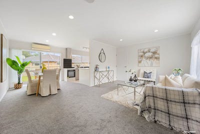 /international/nz/14-lanier-place-glendene-auckland-380120025435/