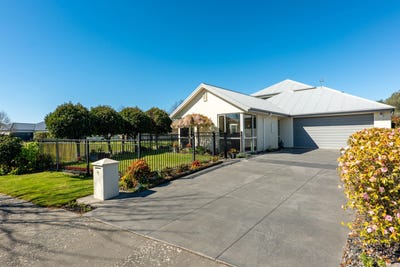 /international/nz/15-becmead-drive-harewood-canterbury-380119881235/