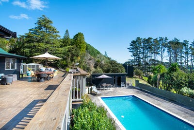 /international/nz/275-taiapa-road-muriwai-auckland-380119831584/