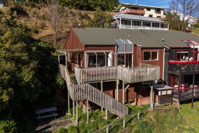 /international/nz/225a-fernhill-road-fernhill-sunshine-bay-central-otago-lakes-district-380119884584/