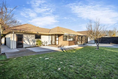 /international/nz/18-field-terrace-upper-riccarton-canterbury-380119877796/