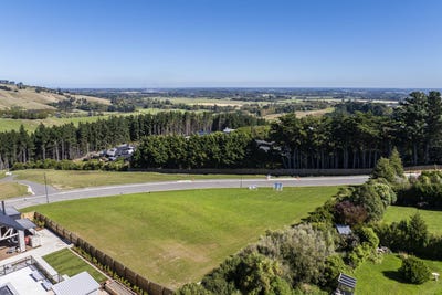 /international/nz/3-kahiwi-place-kennedys-bush-canterbury-380119846250/