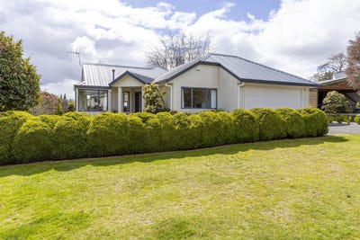 /international/nz/14a-ngamotu-road-hilltop-central-north-island-380119984386/