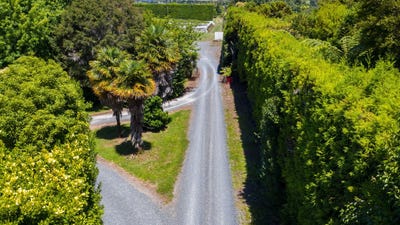 /international/nz/242a-and-242b-omaha-flats-road-omaha-auckland-380119839457/