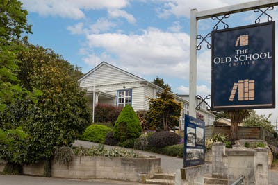 /international/nz/33-wellington-street-enfield-and-surrounds-otago-380119844452/