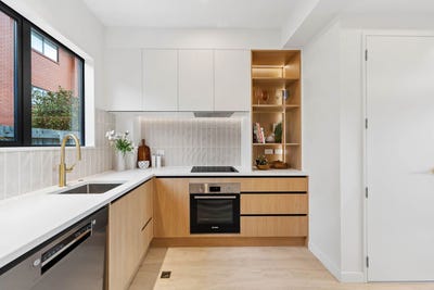 /international/nz/7-12-yeovil-road-te-atatu-peninsula-auckland-380119963695/