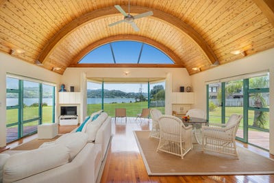 /international/nz/8-victoria-court-pauanui-coromandel-380119860250/