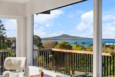 /international/nz/28-fern-glen-road-north-saint-heliers-auckland-380120078757/