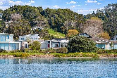 /international/nz/14-hampton-mews-snells-beach-auckland-380119818744/