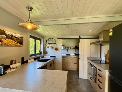 /international/nz/22-reid-road-herbert-otago-380119938122/