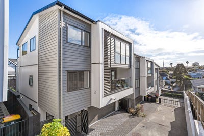 /international/nz/27b-view-road-mount-eden-auckland-380119822286/