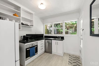 /international/nz/26-deller-grove-silverstream-wellington-380119810850/