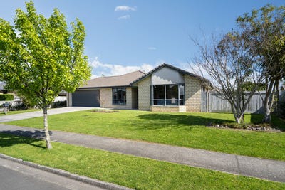 /international/nz/4-madison-street-cambridge-waikato-380120077028/