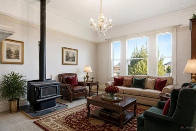 /international/nz/104-north-street-seaview-canterbury-380119819643/