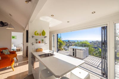 /international/nz/aq-4-bay-road-palm-beach-auckland-380119814849/