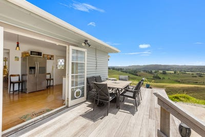 /international/nz/32-toots-drive-kawakawa-auckland-380119939772/