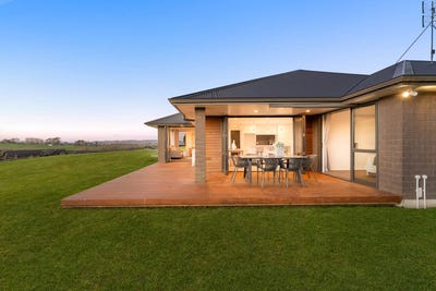 /international/nz/13-old-vintners-close-te-kauwhata-waikato-380119881152/