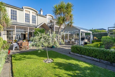 /international/nz/136-palmerston-street-riverton-southland-380119821276/