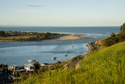 /international/nz/4-emily-heights-moncks-bay-canterbury-380119817871/