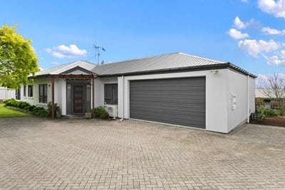 /international/nz/106a-newcastle-road-dinsdale-waikato-380120024942/